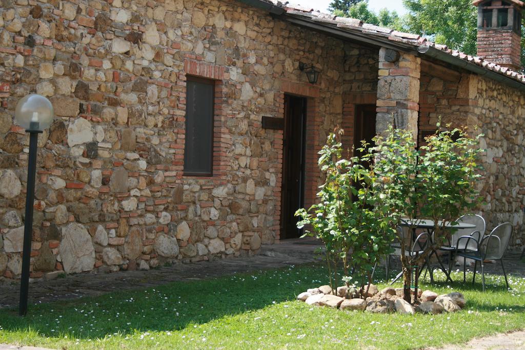 Lecchi Agriturismo Il Torrione מראה חיצוני תמונה