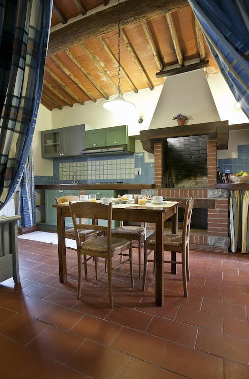 Lecchi Agriturismo Il Torrione חדר תמונה
