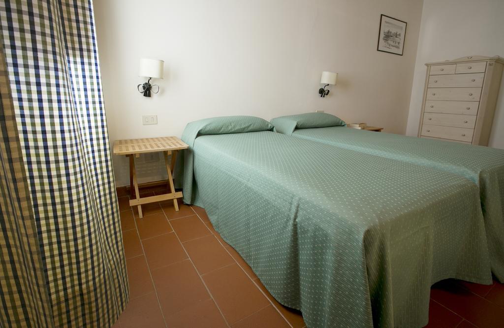 Lecchi Agriturismo Il Torrione חדר תמונה
