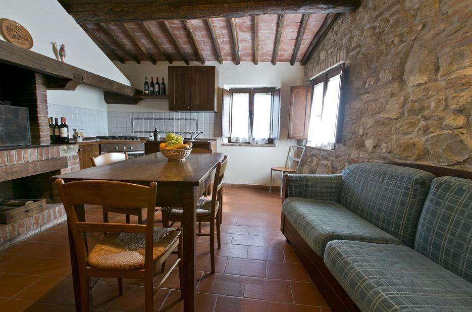 Lecchi Agriturismo Il Torrione מראה חיצוני תמונה