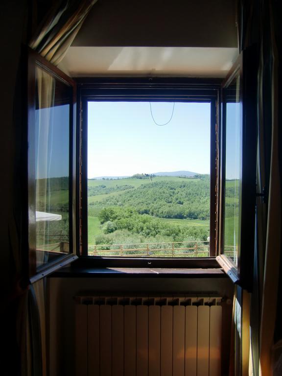 Lecchi Agriturismo Il Torrione מראה חיצוני תמונה